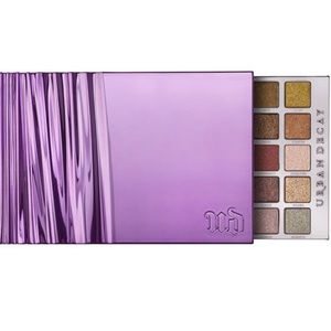 HEAVY METALS
Metallic Eyeshadow Palette 🎨